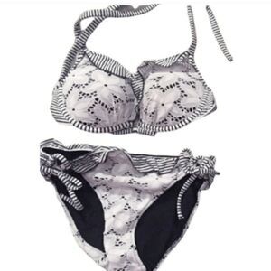 Victoria's Secret Bikini 